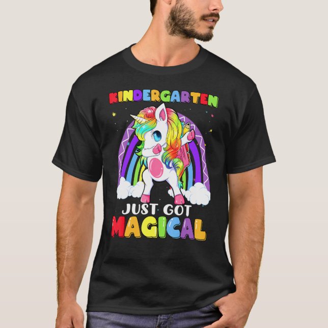 Camiseta El jardín de infancia se volvió un arcoiris de Uni (Anverso)