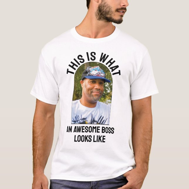 Camiseta EL JEFE IMPRESIONANTE DEL Humor PARECE UN EMPLEADO (Anverso)