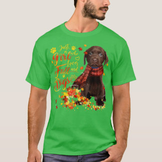 Camiseta El Labrador Del Chocolate Es Sólo Un Chica Que Ama