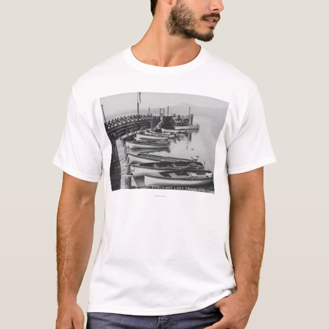 Camiseta El lago Tahoe, CA - barcos de madera a lo largo de (Anverso)