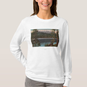 Camiseta El lago Tahoe, CA - mirando a través del lago