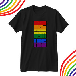 Camiseta Él le pronuncia su orgullo de diseño arcoiris