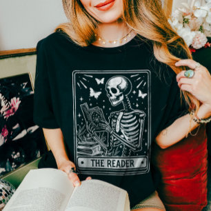 Camiseta El lector Skeleton leyendo Halloween