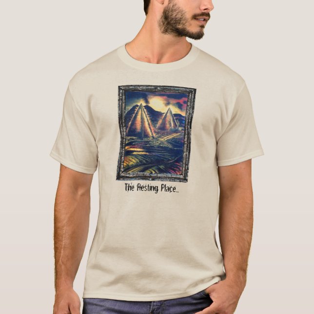 Camiseta El Lugar De Descanso, Las Pirámides (Anverso)