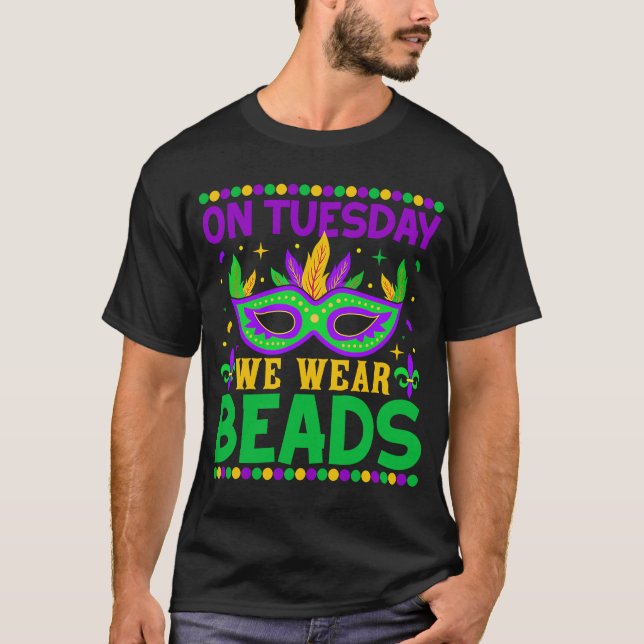 Camiseta El martes usamos cuentas Mardy Gras Celebraciones  (Anverso)
