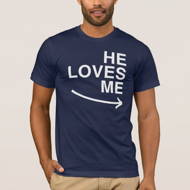 Camiseta Él me ama (derecho) - .png (Anverso)