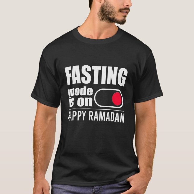 Camiseta El Modo De Ayuno Está En Feliz Régimen De Ramadán  (Anverso)
