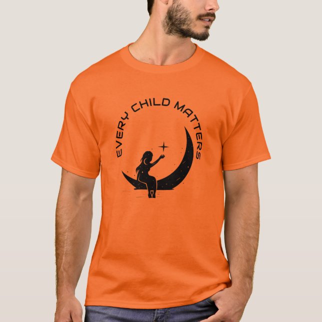 Camiseta El niño en la luna cada niño importa (Anverso)