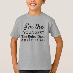 Camiseta El niño más joven divertido gobierna al hermano