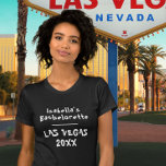 Camiseta El nombre negro de Bachelorette de Las Vegas<br><div class="desc">Este tee negro personalizado muestra el nombre de la soltera en una divertida tipografía blanca. Excelente para tus chicas en Las Vegas. Para cambiar el texto,  haga clic en el botón de personalización.</div>