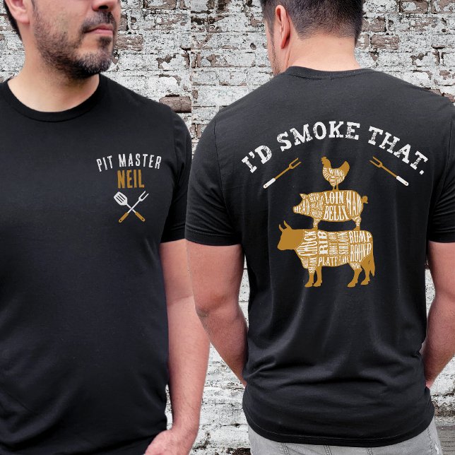 Camiseta El nombre personalizado del maestro de pozo retro  (I'd Smoke That Smoker Grill Gift with Pit Master Name, retro vintage cow chicken pig, grilling forks)