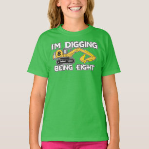 Camiseta El octavo cumpleaños de mi hijo estoy cavando sien