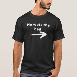 Camiseta Él Ojea La Cama. Con Una Flecha.