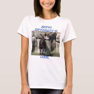 Camiseta el okapi que es diferente es fresco