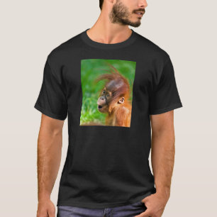 Camiseta El orangután bebé cutáneo mira maravillado