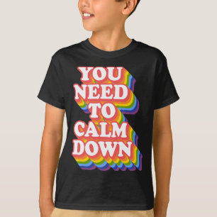 Camiseta El orgullo gay por la igualdad arcoiris que necesi
