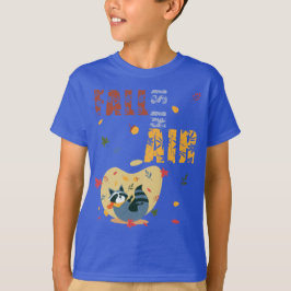 Camiseta El otoño está en el aire con un mapache que se bal
