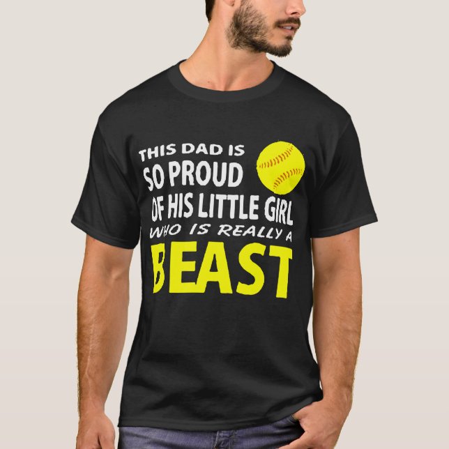 Camiseta El Padre Del Softball Está Orgulloso De Su Niña Qu (Anverso)