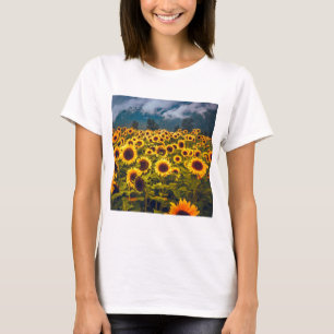Camiseta El paisaje del campo del girasol florece en amaril