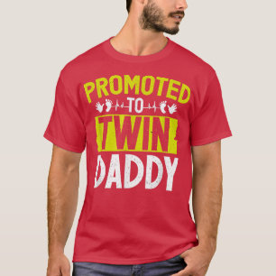 Camiseta El papá gemelo promueve la Invitación del embarazo