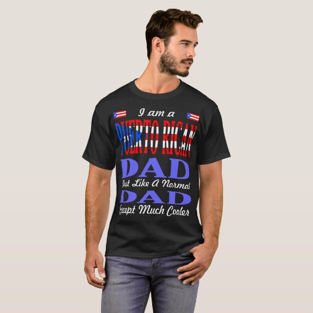 Camiseta El papá puertorriqueño apenas tiene gusto de (Anverso completo)