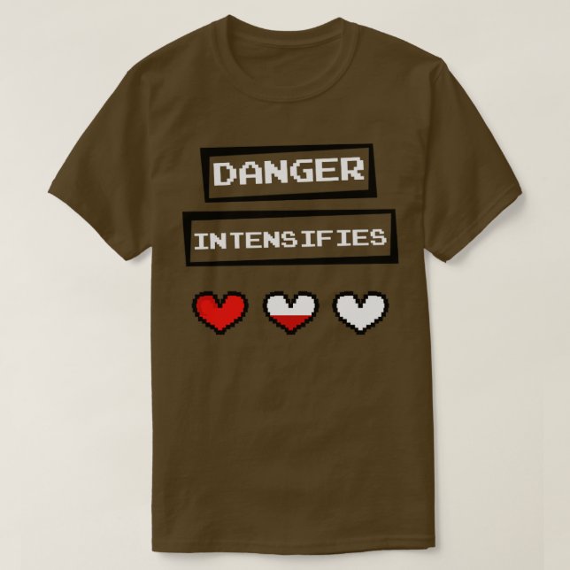 Camiseta El peligro intensifica los corazones de los videoj (Diseño del anverso)
