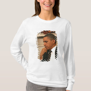 Camiseta El presidente Barack Obama reflexiona mientras se