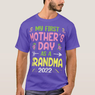 Camiseta El primer día de mi madre como abeja de la abuela 