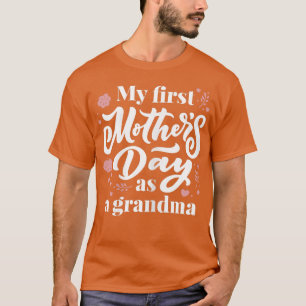 Camiseta El primer día de mi madre como abuela