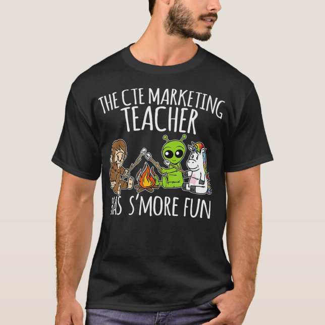 Camiseta El profesor de marketing de CTE tiene más regalos  (Anverso)
