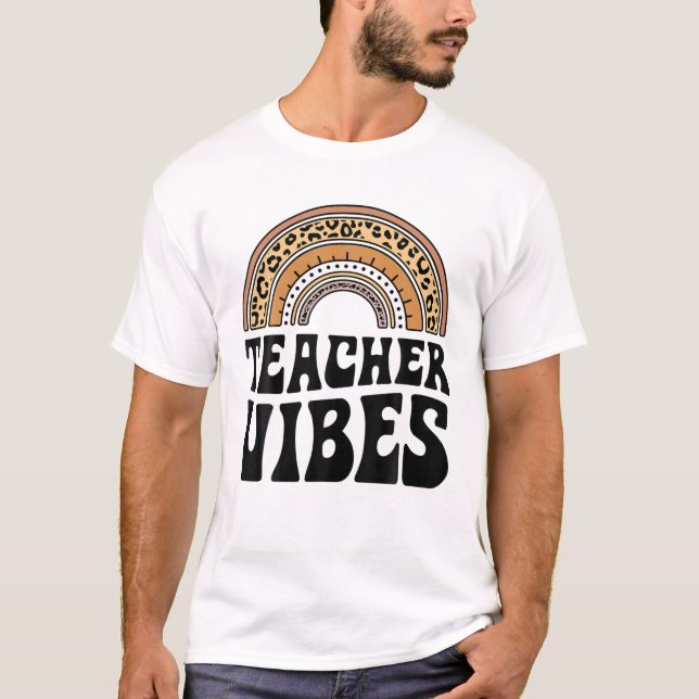 Camiseta El Profesor Vibes De Nuevo Día A La Escuela Leopar (Anverso)
