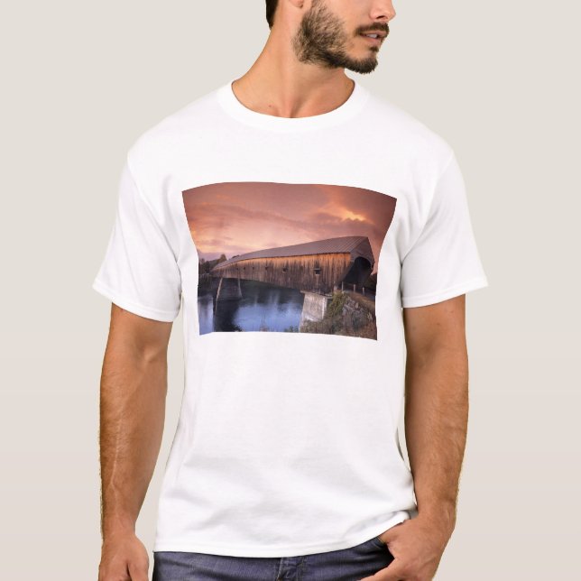 Camiseta El puente cubierto más largo de los Estados Unidos (Anverso)