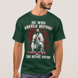 Camiseta El que se arrodilla antes de que DIOS pueda parars