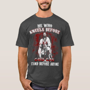 Camiseta El que se arrodilla antes de que DIOS pueda parars