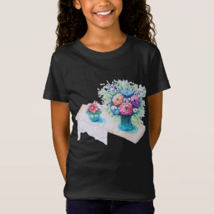 Camiseta El ramo de flores es colorido y vibrante.