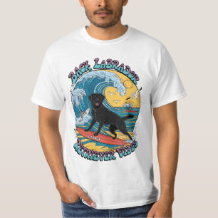 Camiseta El recuperador del pino negro de surf en el labrad