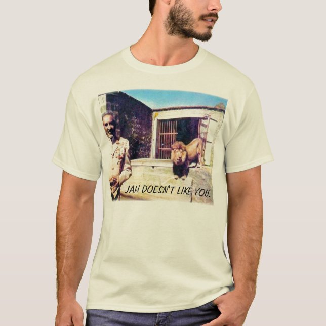 Camiseta el selassie-león, JAH NO TIENE GUSTO DE USTED (Anverso)