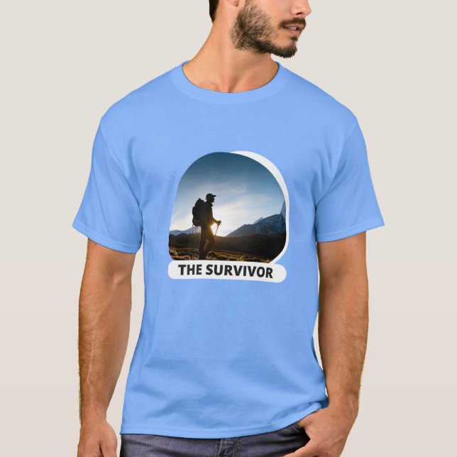 Camiseta El sobreviviente: La aventura espera (Anverso)