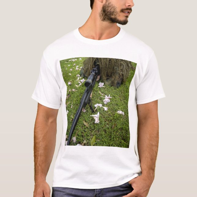 Camiseta El soldado practica tácticas de francotiradores (Anverso)
