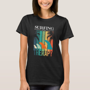 Camiseta El Surf Es Mi Terapia Retro Fins Surfboard