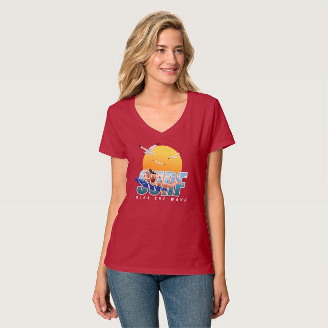 Camiseta El surfista avanza por la ola | Mujeres V-Neck (Anverso completo)
