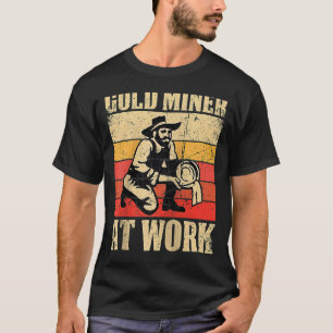 Camiseta El tesoro de Huntin del dragador de oro para miner