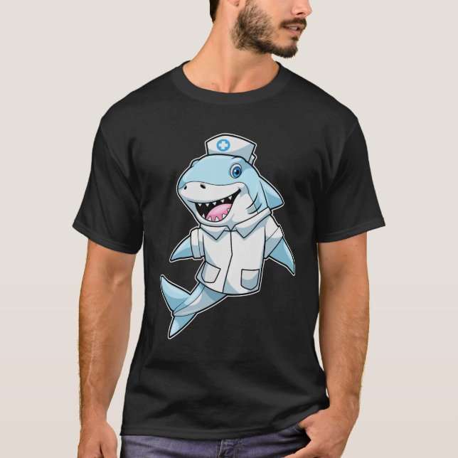 Camiseta El tiburón como enfermera con abrigo (Anverso)