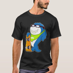 Camiseta El tiburón como patinador con patineta