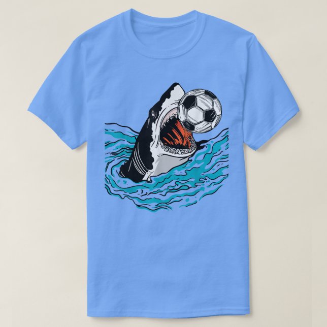 Camiseta El tiburón de fútbol juega a la pelota Guay Animal (Diseño del anverso)