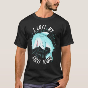 Camiseta El tiburón es el primero en perder la ropa de los 