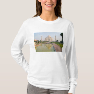 Camiseta El tranquilo y pacífico Taj Mahal al amanecer, uno