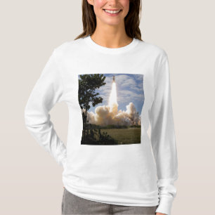 Camiseta El transbordador espacial Atlantis levanta 19