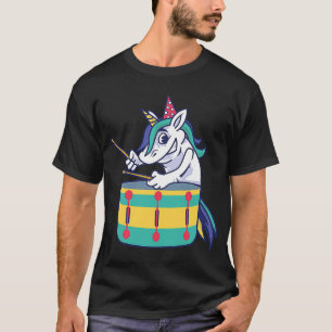 Camiseta El unicornio cutáneo que juega con la percusación