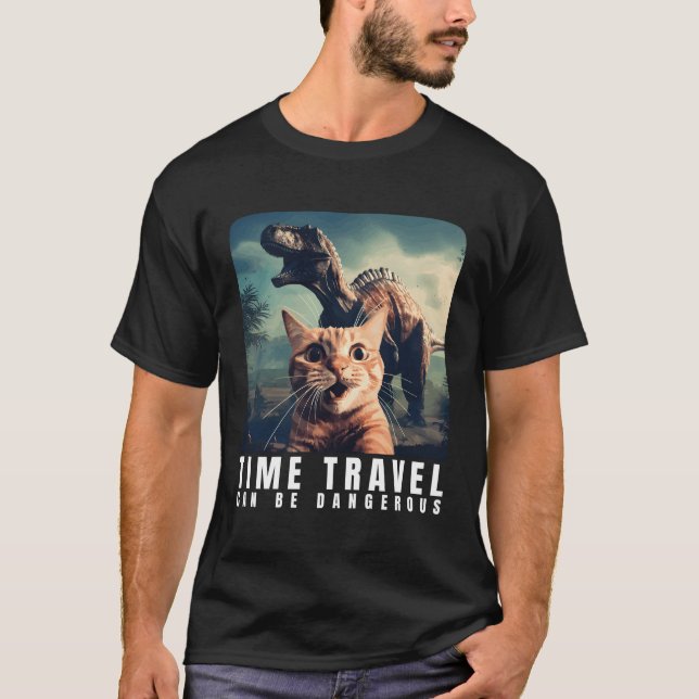 Camiseta El viaje en tiempo de ejecución de un gato loco pu (Anverso)